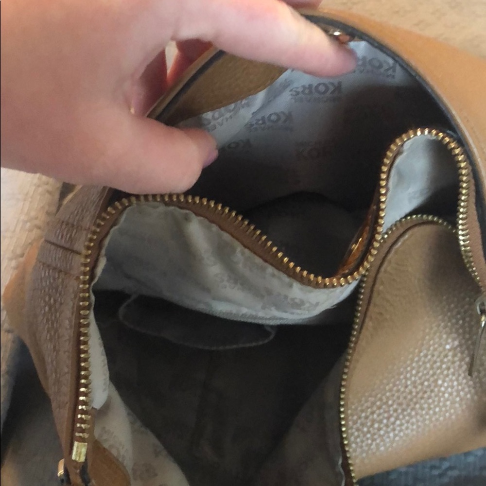 Michael Kors leather hobo purse - Picture 7 of 10